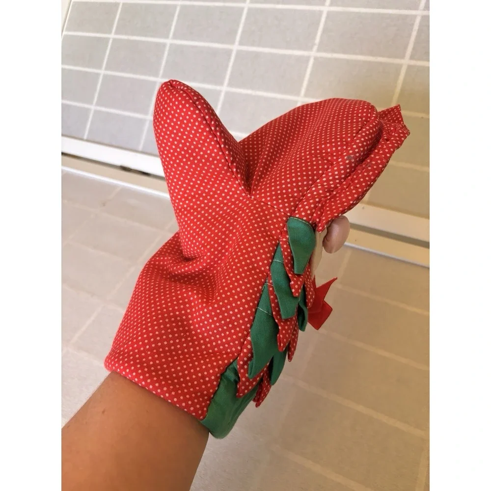 Christmas  Handmade Oven Mitt Granny Core Holiday Decor Kitchen Cottage Grandma
